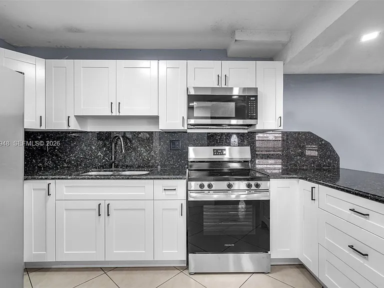 5335 W 23rd Ct #13-4 — Photo 7