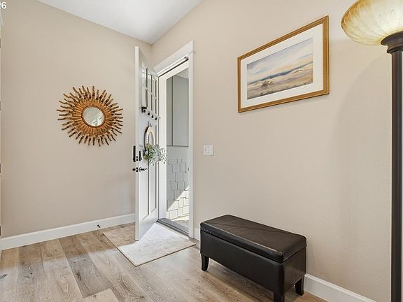Entrance/Foyer>