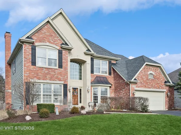 26W040 Deerpoint Dr, Wheaton, IL 60187