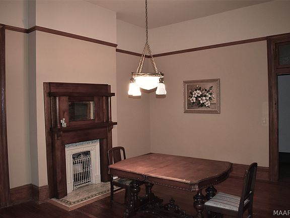 17th image of 2207 Winona Ave