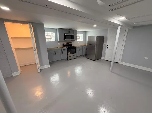 10518 S Avenue G, Chicago, IL 60617