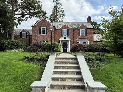 2 Saint Marks Pl, Cold Spring Harbor, NY, 11724