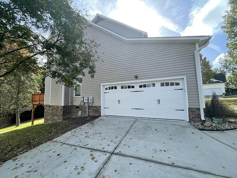 44 Hampton Springs Ct — Photo 5