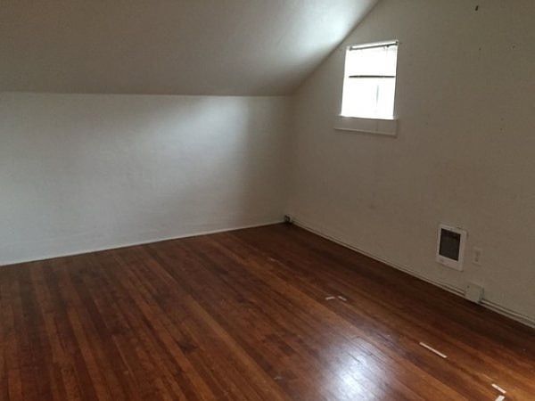 2nd image of 207 NW 21st St