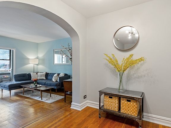 4th image of 40 Clarkson Ave APT 3L