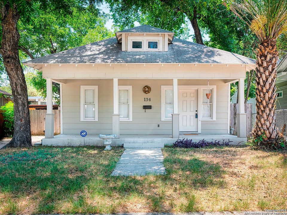 1st image of 134 PANAMA AVE