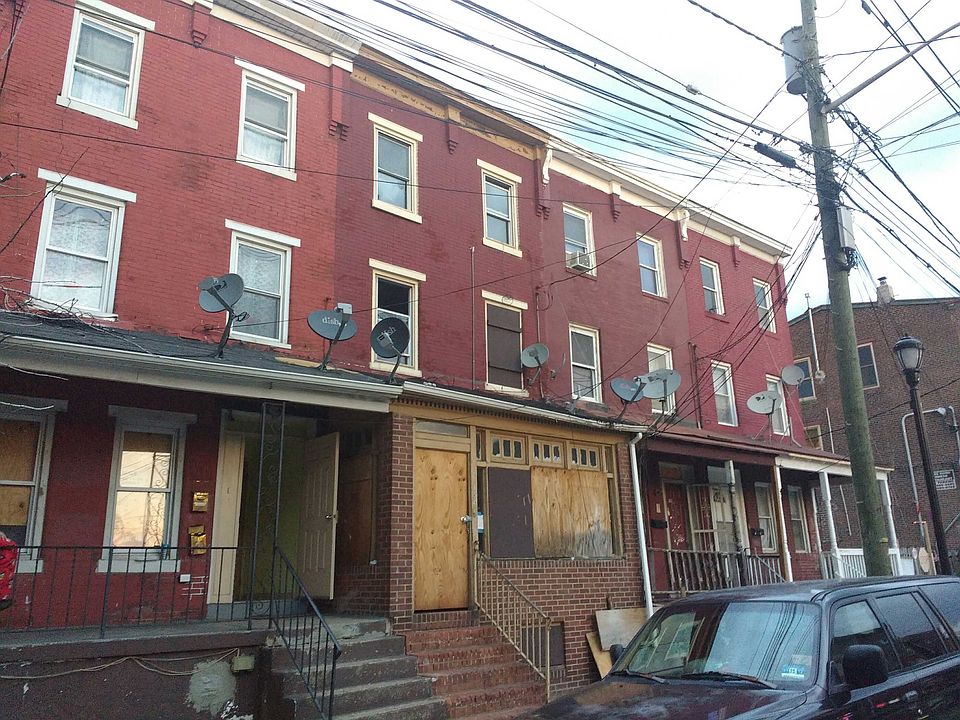 2nd image of 158 Hamilton Ave