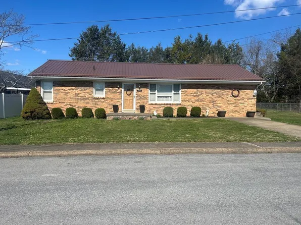 104 Bennett St, Oak Hill, WV 25901