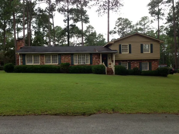 204 Nandina Dr, Moultrie, GA 31768