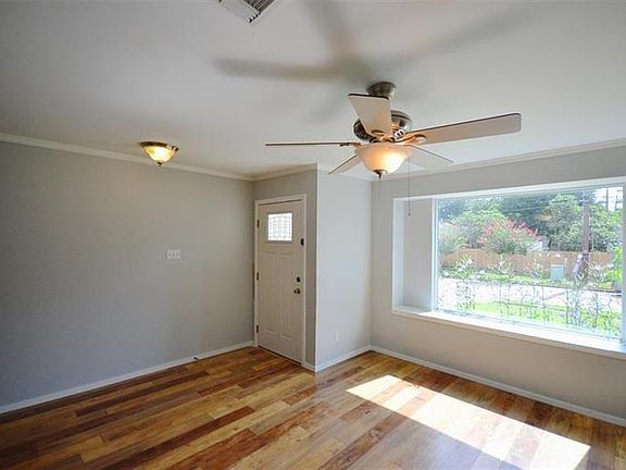 5th image of 10906 Braewick Dr