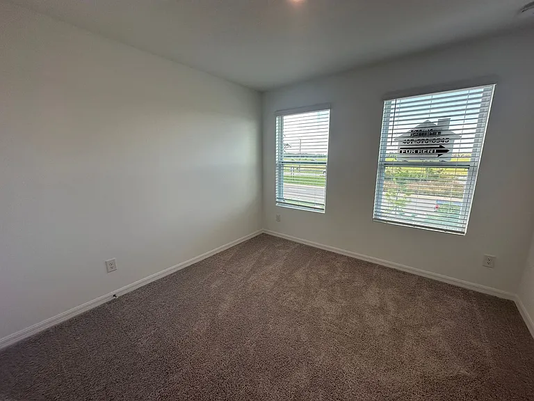 6541 Cyrils Dr — Photo 11