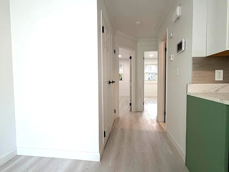 304 5th St #1 — Photo 7