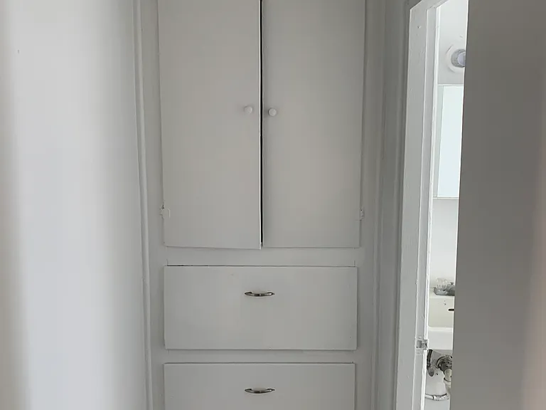 Updated 1 Bedroom in the Heart of Edo — Photo 40