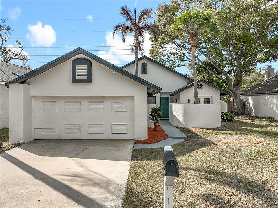 1st image of 700 Lakeside Pl