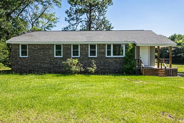 5075 Seymour Rd — Photo 2