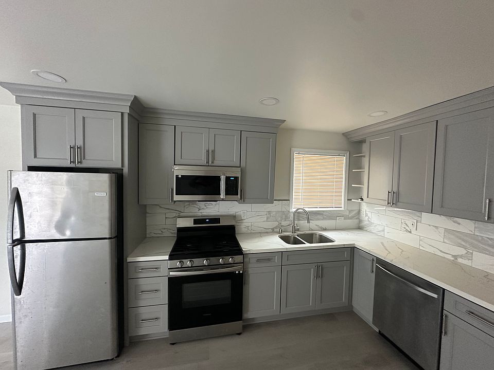 1st image of 871 29th St #4