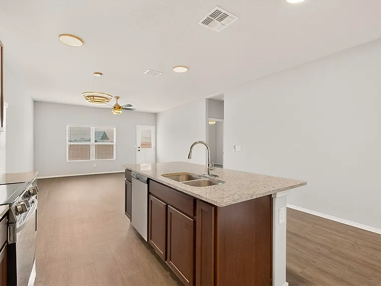 3038 Laguna Clfs — Photo 25