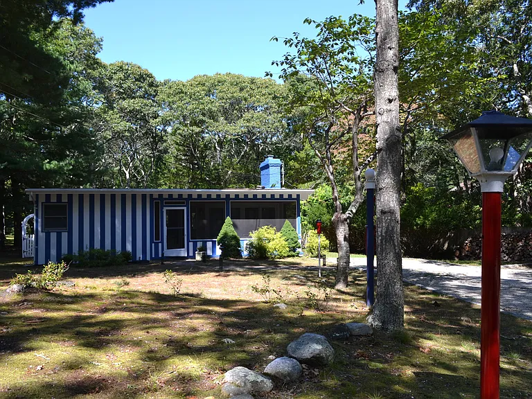 9 Albertines Ln — Photo 32