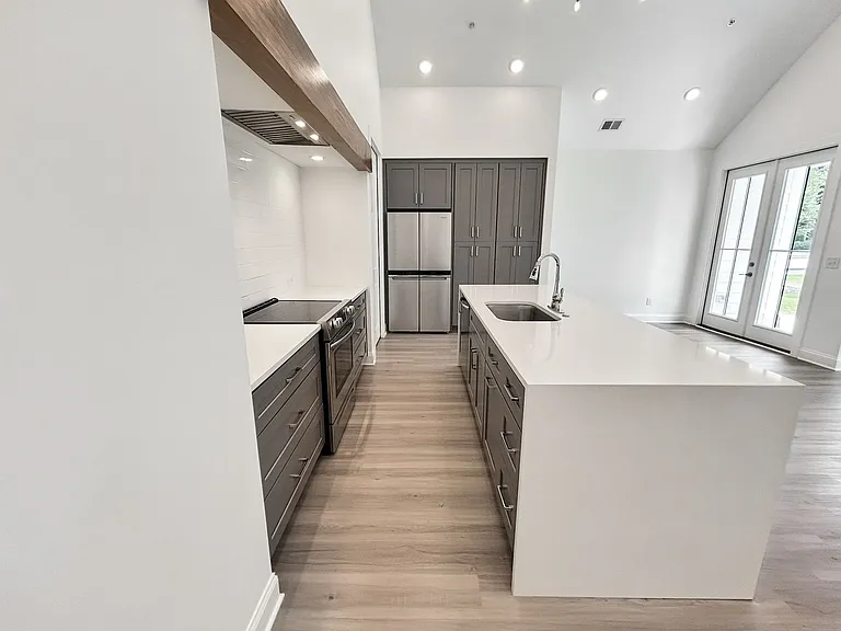403 Burgundy Way — Photo 9