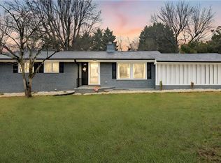 113 Lynchburg Rd, Pilot Mountain, NC 27041