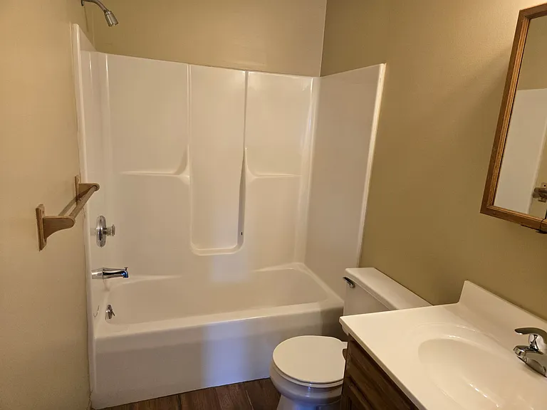 675 Mumford Dr #B — Photo 9