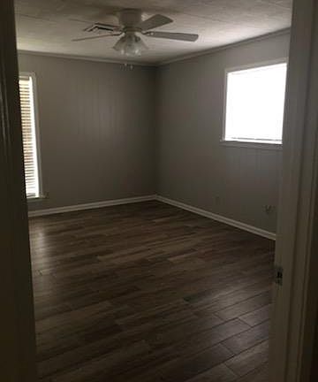 4th image of 121 Hilbert Dr