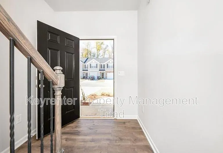 1122 Banworth Ct — Photo 14
