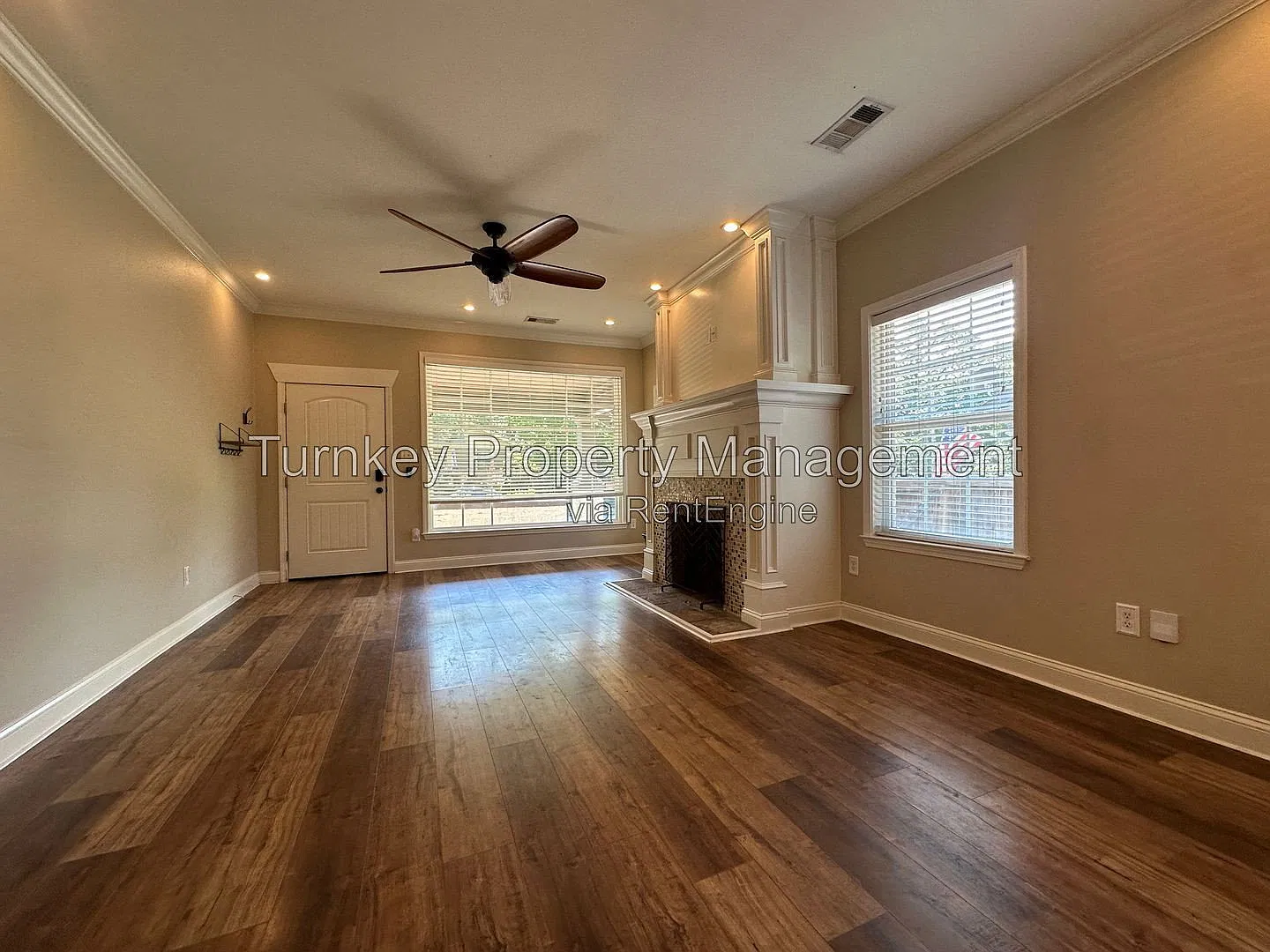 2 bed, 1.0 bath, 1237 sqft, $1,700 — Photo 3
