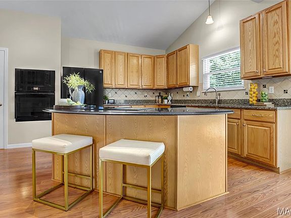 5th image of 731 Castle Pines Dr