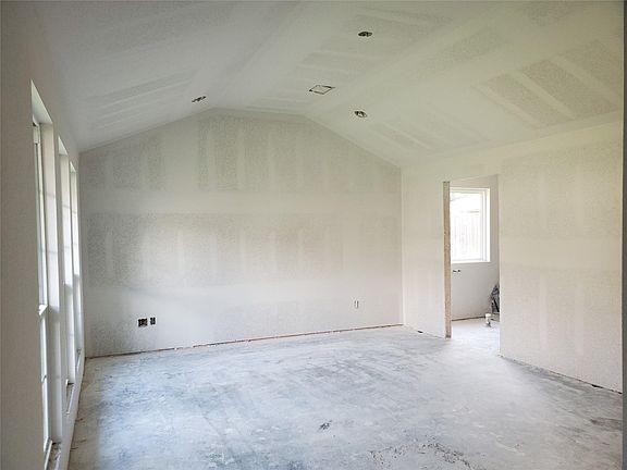4th image of 6710 Lindyann Ln