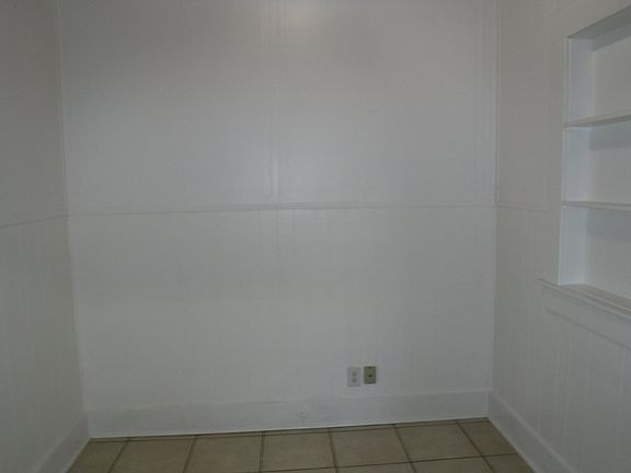 4th image of 107 S Church St APT A