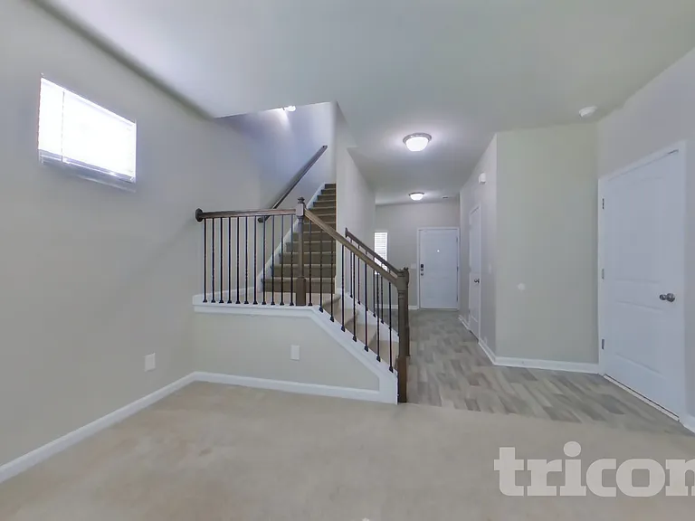 228 Arbor Dr — Photo 2