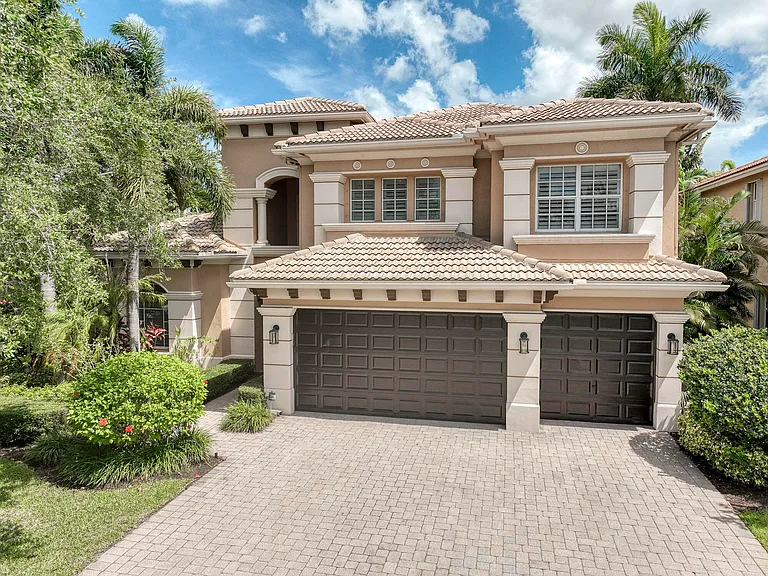 8801 Wellington View Dr — Photo 1