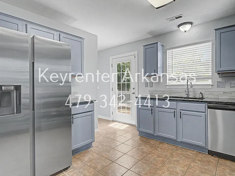 3705 SW Hansom Loop — Photo 10