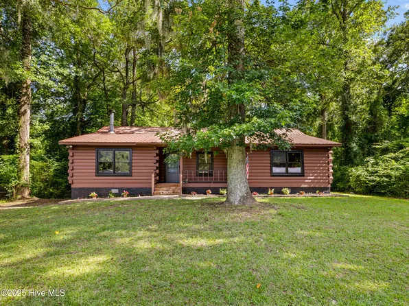 210 Edgewood Drive, Jacksonville, NC 28546