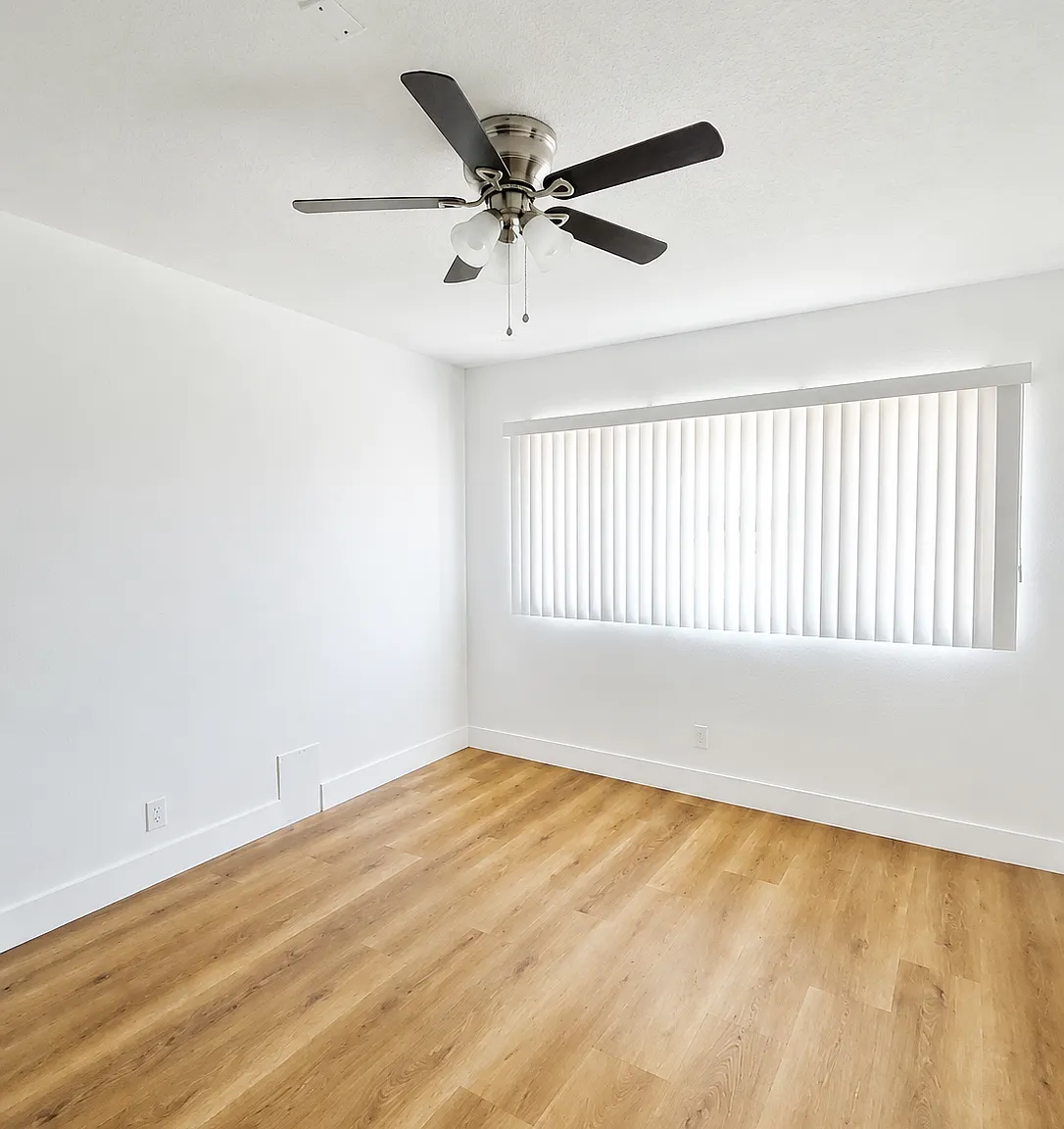 1540 N Laurel Ave Los Angeles, CA 90046 — Photo 3