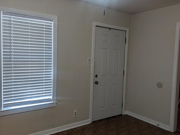 3rd image of 414 Nesbitt Dr