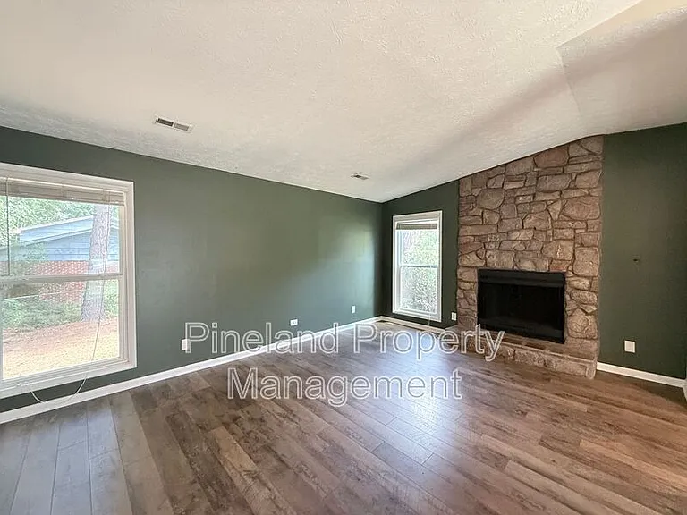 890 Bridgette St — Photo 8