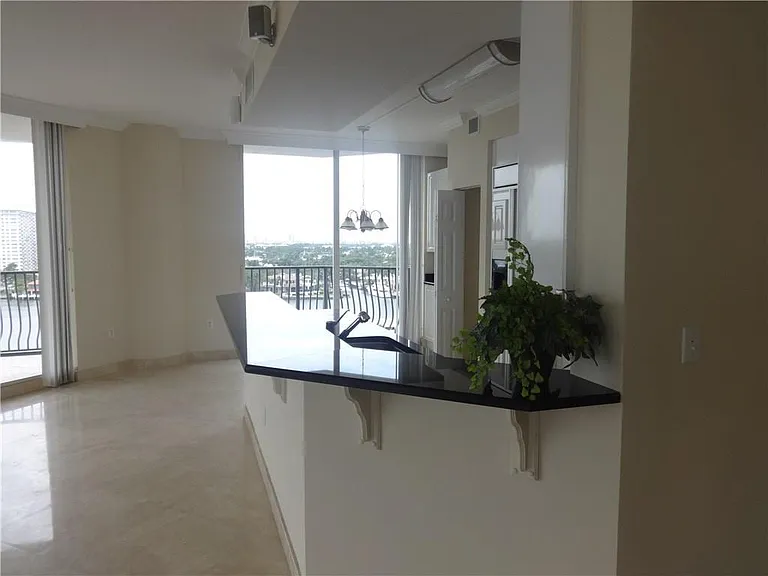 100 Birch Rd #1106B — Photo 10