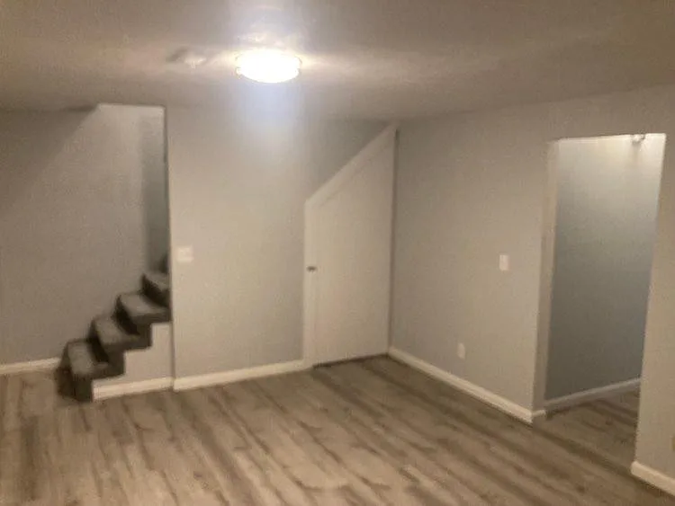 534 E Bridgeport Ave — Photo 10