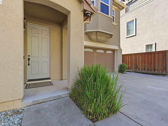 4th image of 3910 Hidden Grove Ln