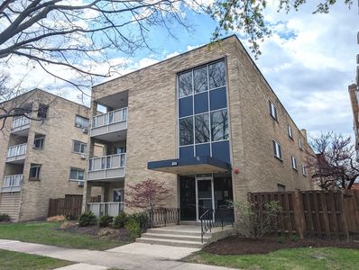 425 Wesley Ave APT 303, Oak Park, IL, 60302