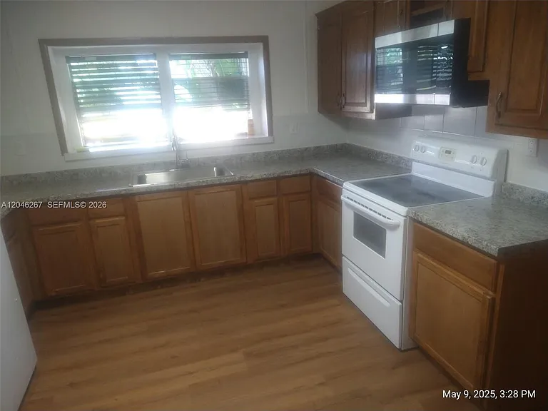 35250 SW 177th Ct #5 — Photo 6