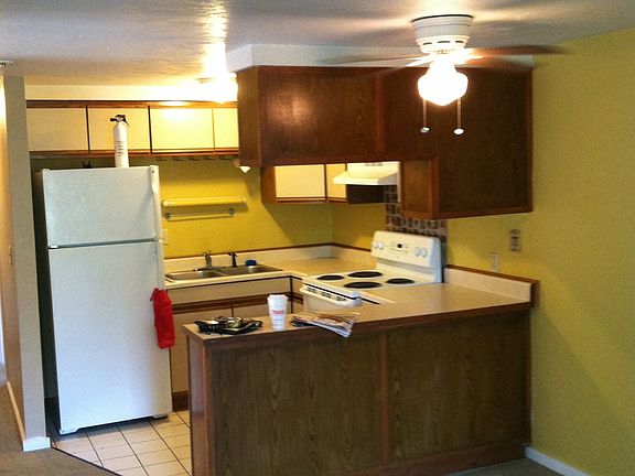 Kitch Equipped With Refrigerator