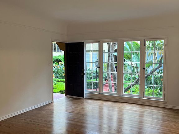 3rd image of 1320 Lucile Ave #1/8