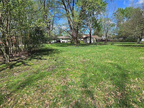 2nd image of 1037 Novak Rd