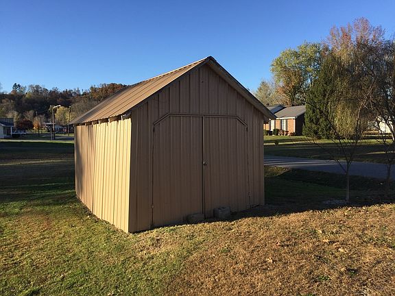 4th image of 379 Whipp Ave