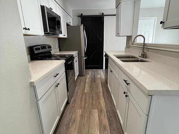 3rd image of 4614 Orange Cir N