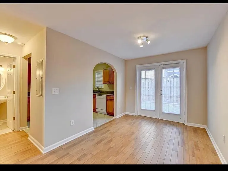 810 Summer Pl — Photo 8