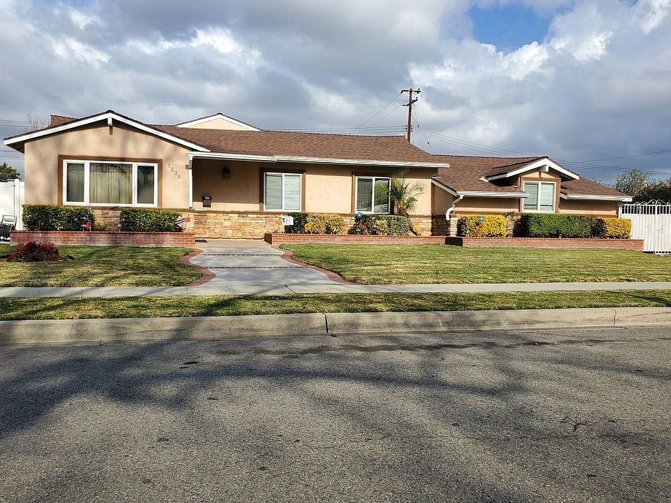 1st image of 1233 W Randall Way